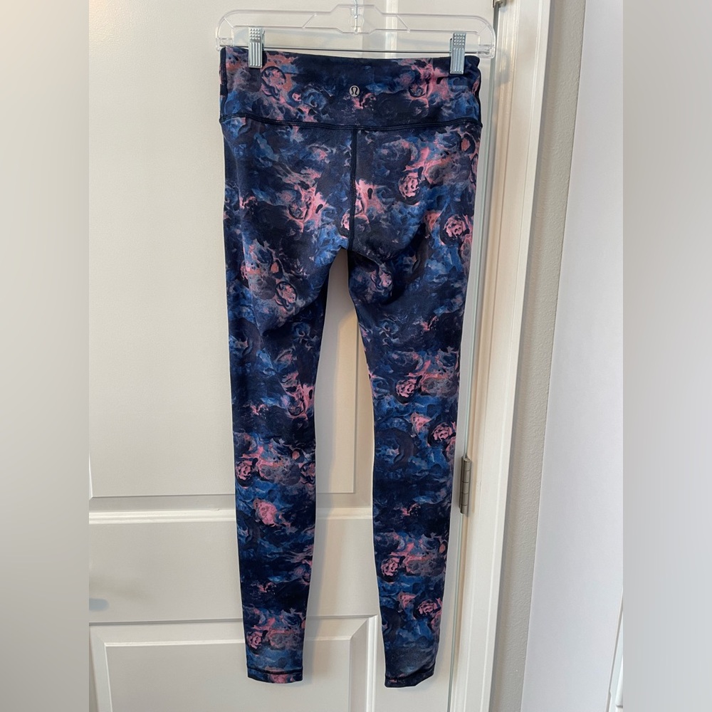 Lululemon yoga pants, full length, size 6